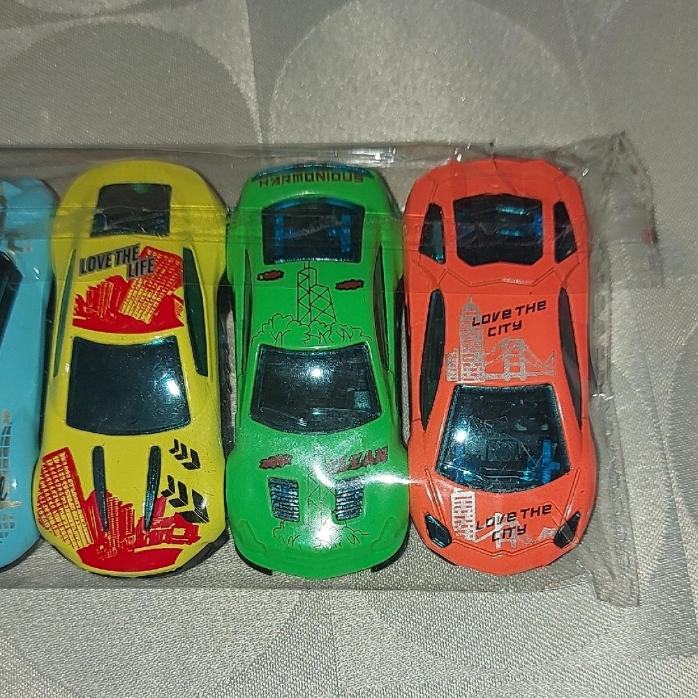 Colorful Racing Car Set for Kids - Picture 5 of 6
